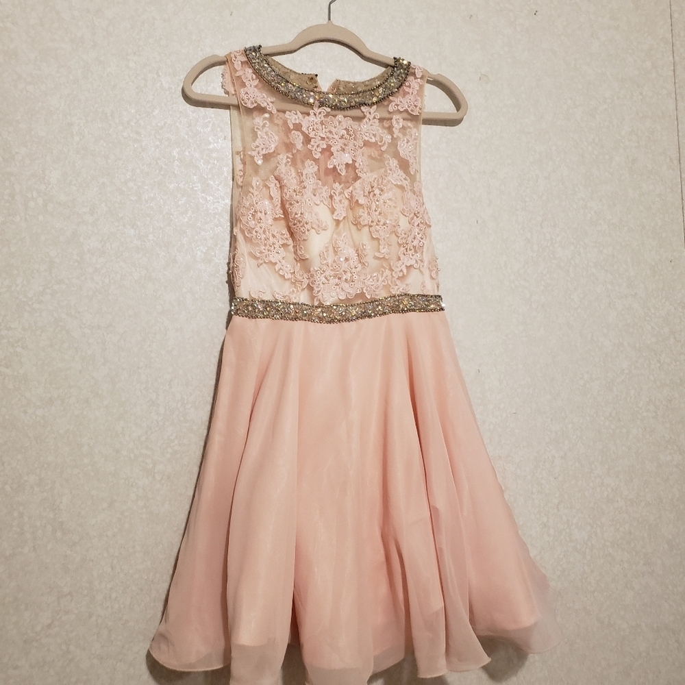 PROM DRESS LIGHT PINK SIZE LARGE